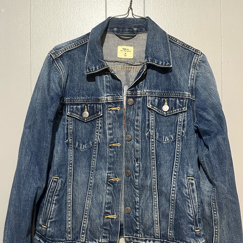 GAP women  Blue Denim Jacket with Rainbow Lettering - Picture 2 of 3